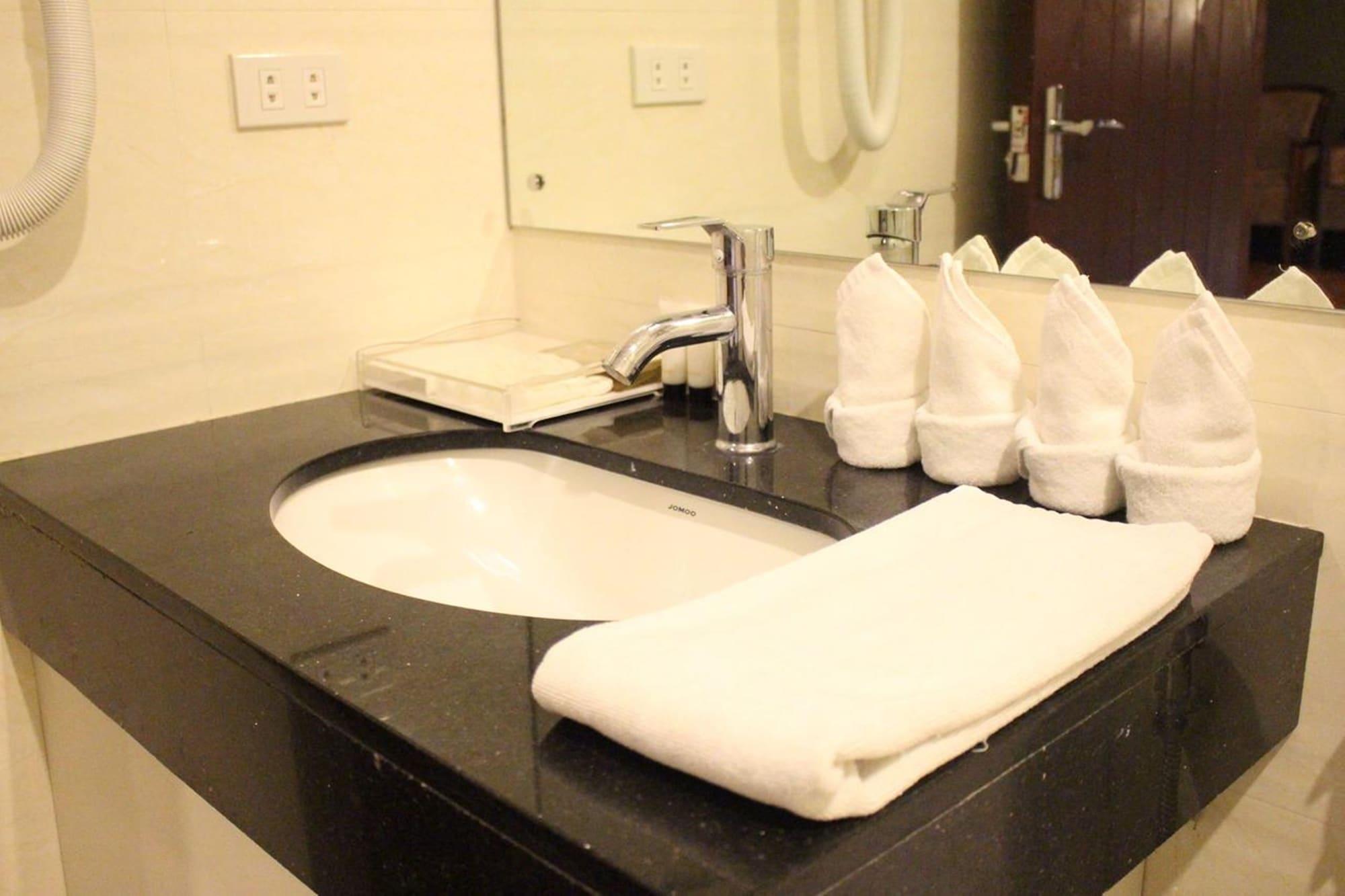 Baguio Crown Legacy Hotel Baguio City ภายนอก รูปภาพ